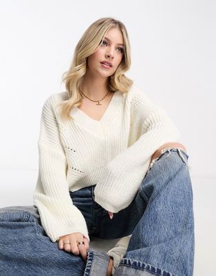 Miss Selfridge V neck crop sweater in cream-Gray