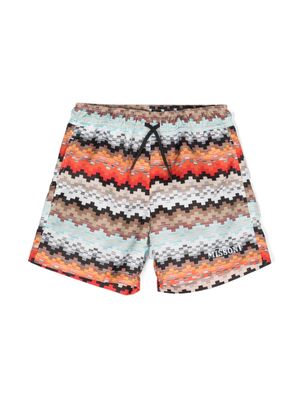 Missoni Kids zigzag-print swim shorts - Red