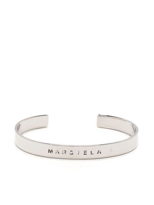 MM6 Maison Margiela engraved-logo cuff bracelet - Silver