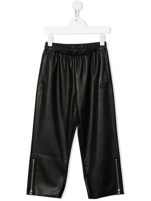 MM6 Maison Margiela Kids logo-embroidered faux-leather trousers - Black