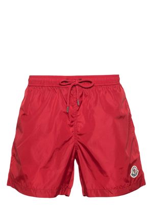 Moncler appliqué-logo drawstring swim shorts - Red