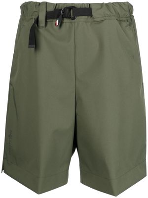 Moncler belted knee-length shorts - Green