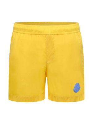 Moncler Enfant logo-patch elasticated swim shorts - Yellow