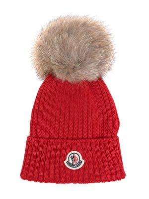 Moncler Enfant logo-patch knitted wool beanie - Red