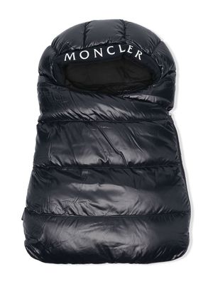 Moncler Enfant logo-print padded sleep bag - Blue