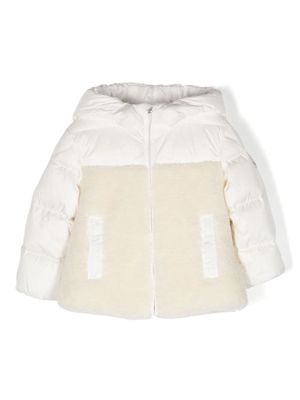 Moncler Enfant shearling-panel padded jacket - Neutrals