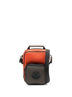 Moncler logo-patch colour-block shoulder bag - Green