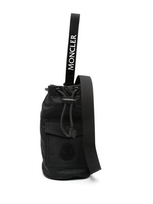 Moncler logo-patch mini bucket bag - Black