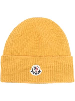 Moncler logo-patch ribbed-knit beanie - Yellow