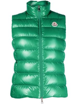 Moncler logo-patch sleeveless padded jacket - Green