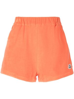 Moncler logo-patch velour shorts - Orange