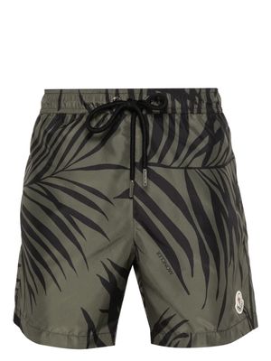 Moncler palm tree-print swim shorts - Green