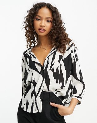 Monki blouse in black and beige abstract print-Multi