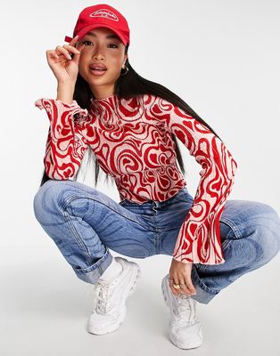Monki polyester plisse top in red heart swirl - RED