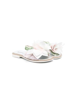 Monnalisa faux-flower slip-on sandals - Silver