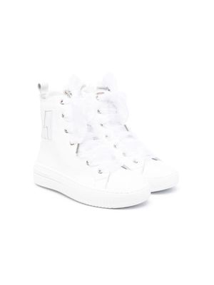 Monnalisa logo-patch leather sneakers - White