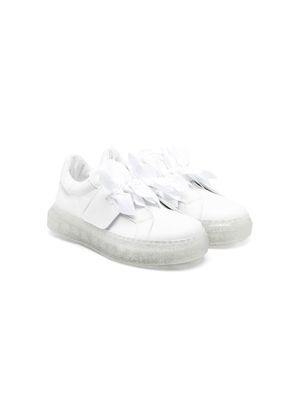 Monnalisa petal-detail low-top sneakers - White