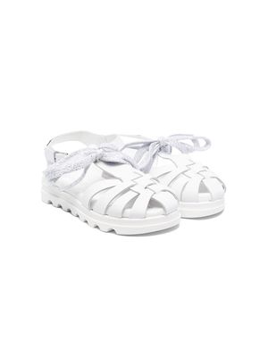 Monnalisa woven bow-detail 30mm sandals - White