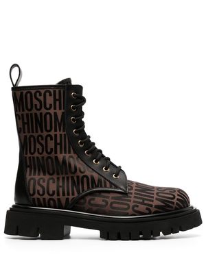 Moschino all over logo-print boots - Brown