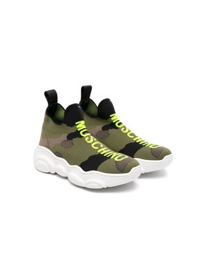 Moschino Kids camouflage knitted sneakers - Green