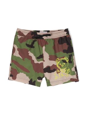 Moschino Kids camouflage-pattern swim shorts - Green