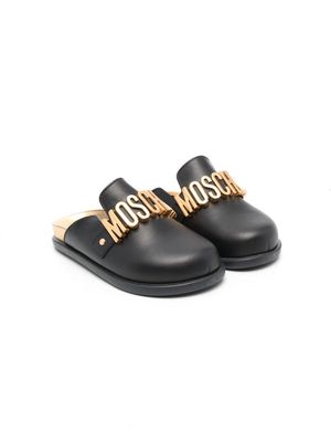 Moschino Kids logo hardware closed-toe sandals - Black