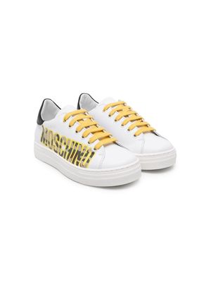 Moschino Kids logo-print lether sneakers - White