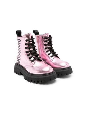 Moschino Kids logo-print metallic leather boots - Pink