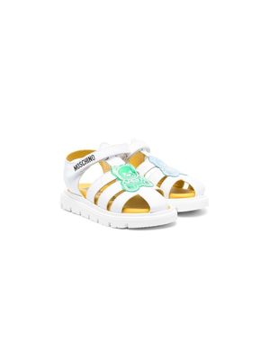 Moschino Kids Teddy Bear-patch caged sandals - White