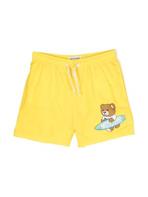 Moschino Kids teddy bear swim shorts - Yellow