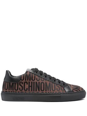 Moschino logo-jacquard canvas sneakers - Brown