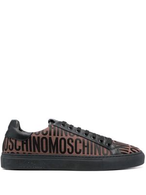 Moschino logo-jacquard low-top sneakers - Brown