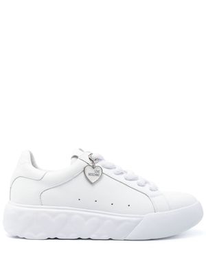 Moschino logo-patch leather sneakers - White