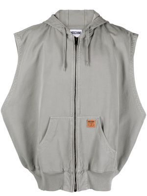 Moschino logo-patch sleeveless hooded jacket - Grey