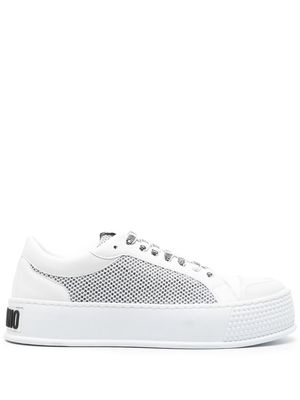 Moschino logo-shoelace leather sneakers - White