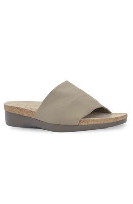 Munro Casita Slide Sandal in Khaki Fabric/Suede