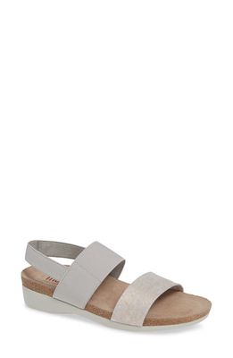 Munro Pisces Sandal in Silver Metallic Leather