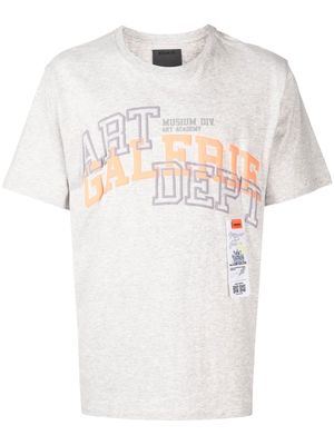 Musium Div. college-style logo-print T-shirt - Grey