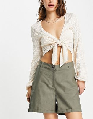 NA-KD elastic waist linen shorts in khaki-Neutral