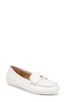 Naturalizer Evie Loafer in Warm White Leather