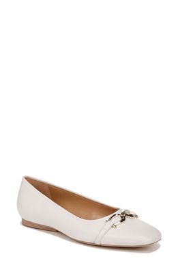 Naturalizer Skimmer Flat in Warm White Leather