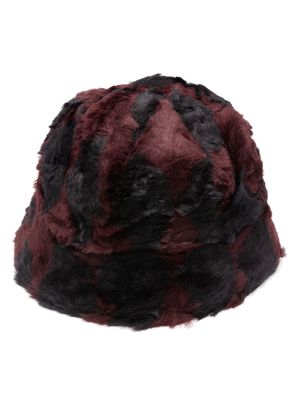 Needles two-tone design faux-shearling bucket hat - Red