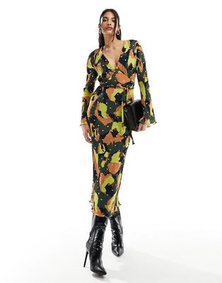Never Fully Dressed kimono sleeve plisse maxi dress in khaki print with gold fleck-Green