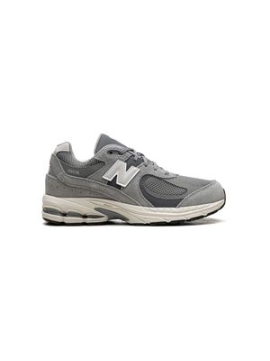 New Balance Kids 2002 suede sneakers - Grey