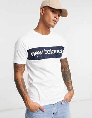 New Balance linear logo T-shirt in white-Black
