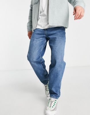 New Look baggy 90s fit jeans in mid blue