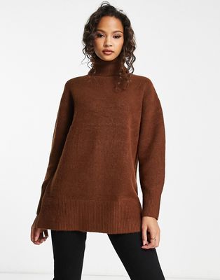New Look deep hem roll neck knitted sweater in rust-Red