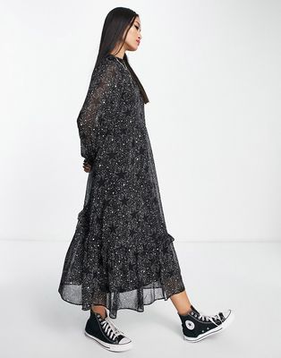 New Look long sleeve chiffon midi dress in black star print