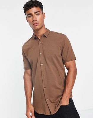 New Look muscle fit jersey shirt in chocolate-Brown