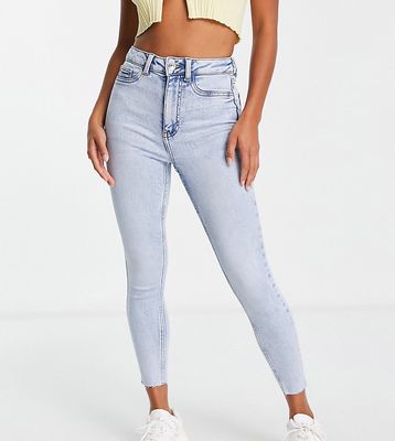 New Look Petite skinny jeans in light blue wash